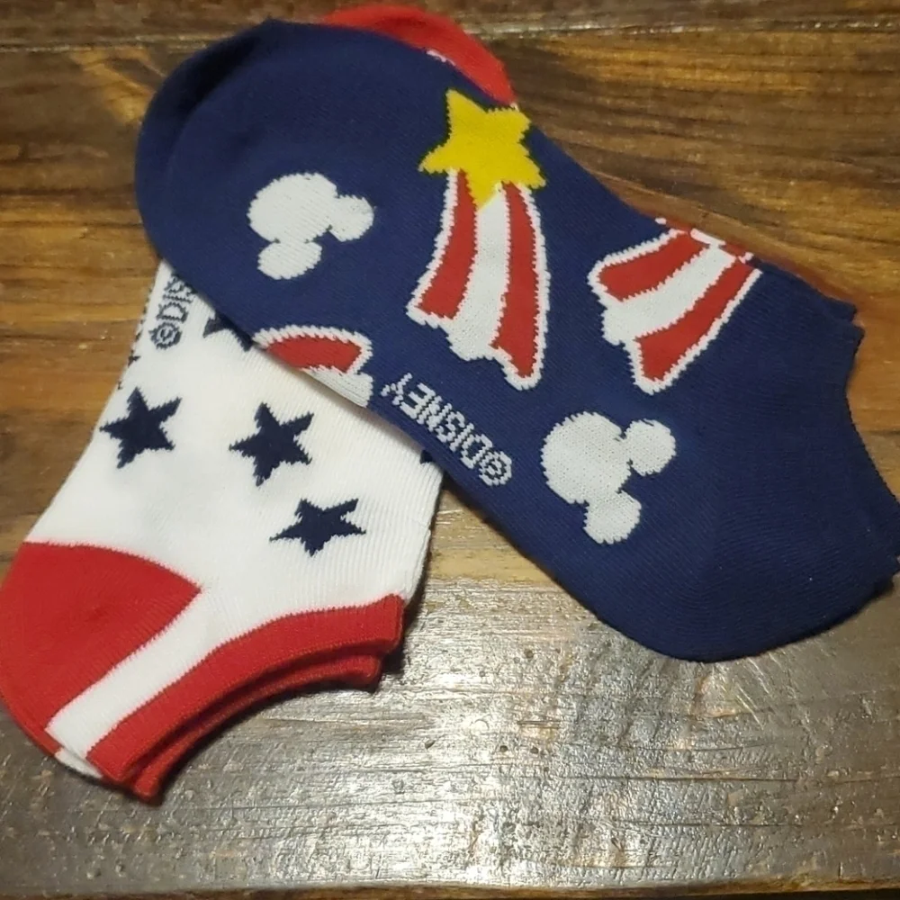 𝅺disney No-Show Socks 2 Pairs NWT Sz 4-10